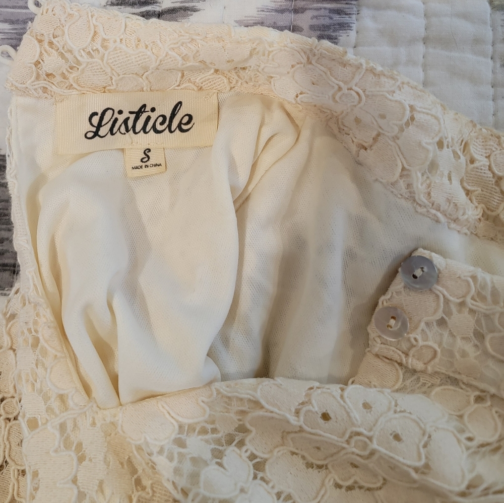 Lace top - Picture 2 of 4
